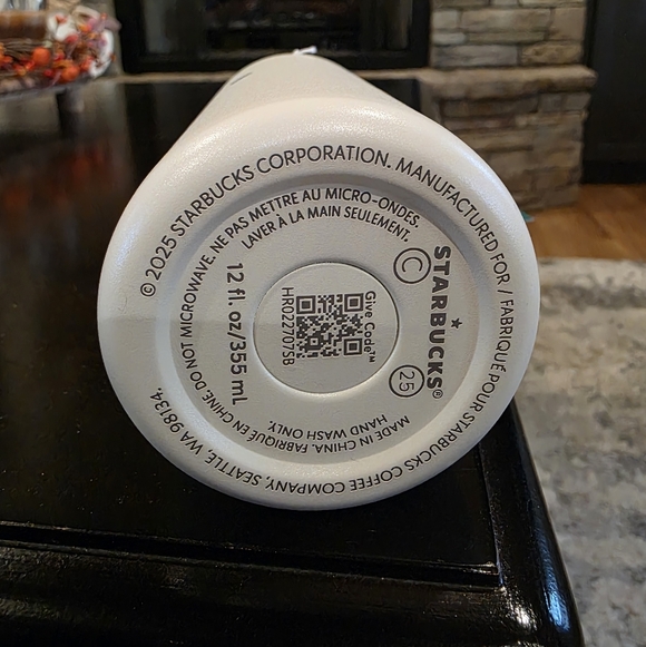 Starbucks Hello Kitty Stainless Tumbler-NWT - Picture 4 of 4